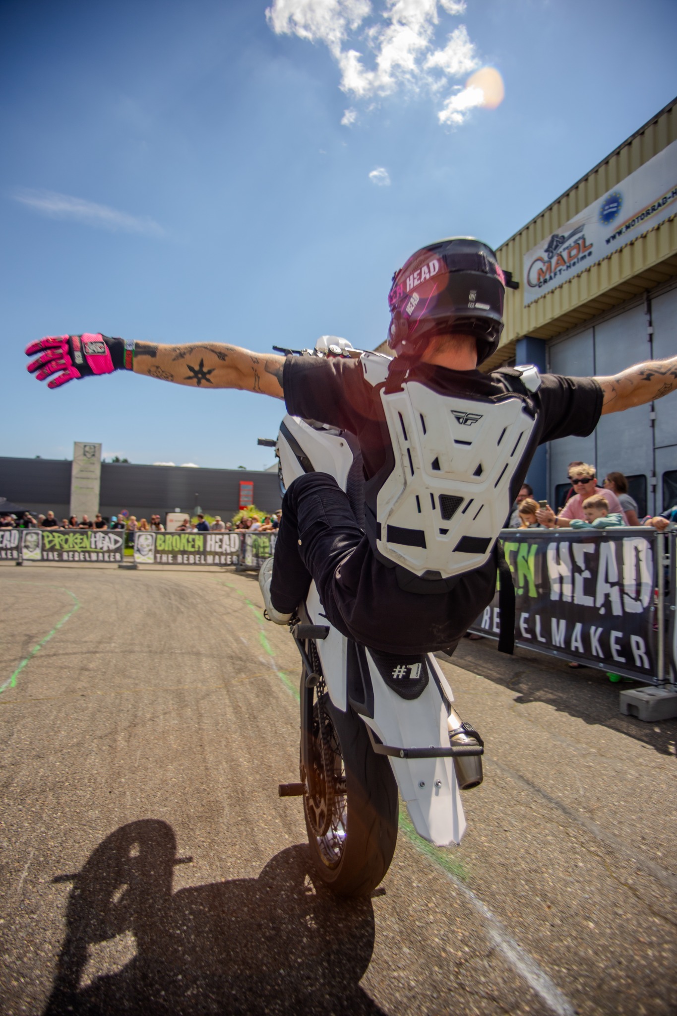 Echter Stuntrider bei Broken Head